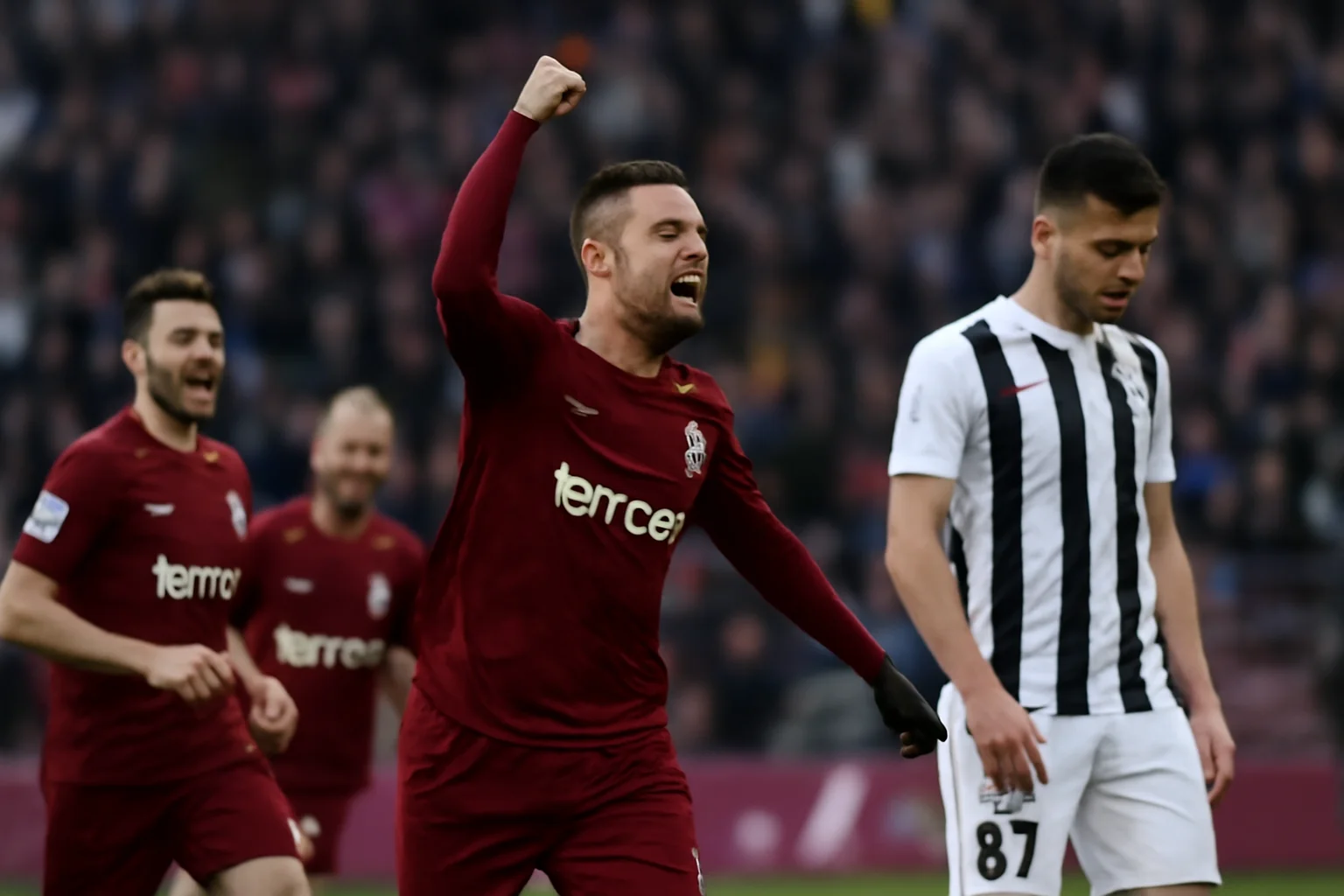 CFR Cluj își consolidează poziția de play-off după victoria în derby-ul de la Cluj-Napoca