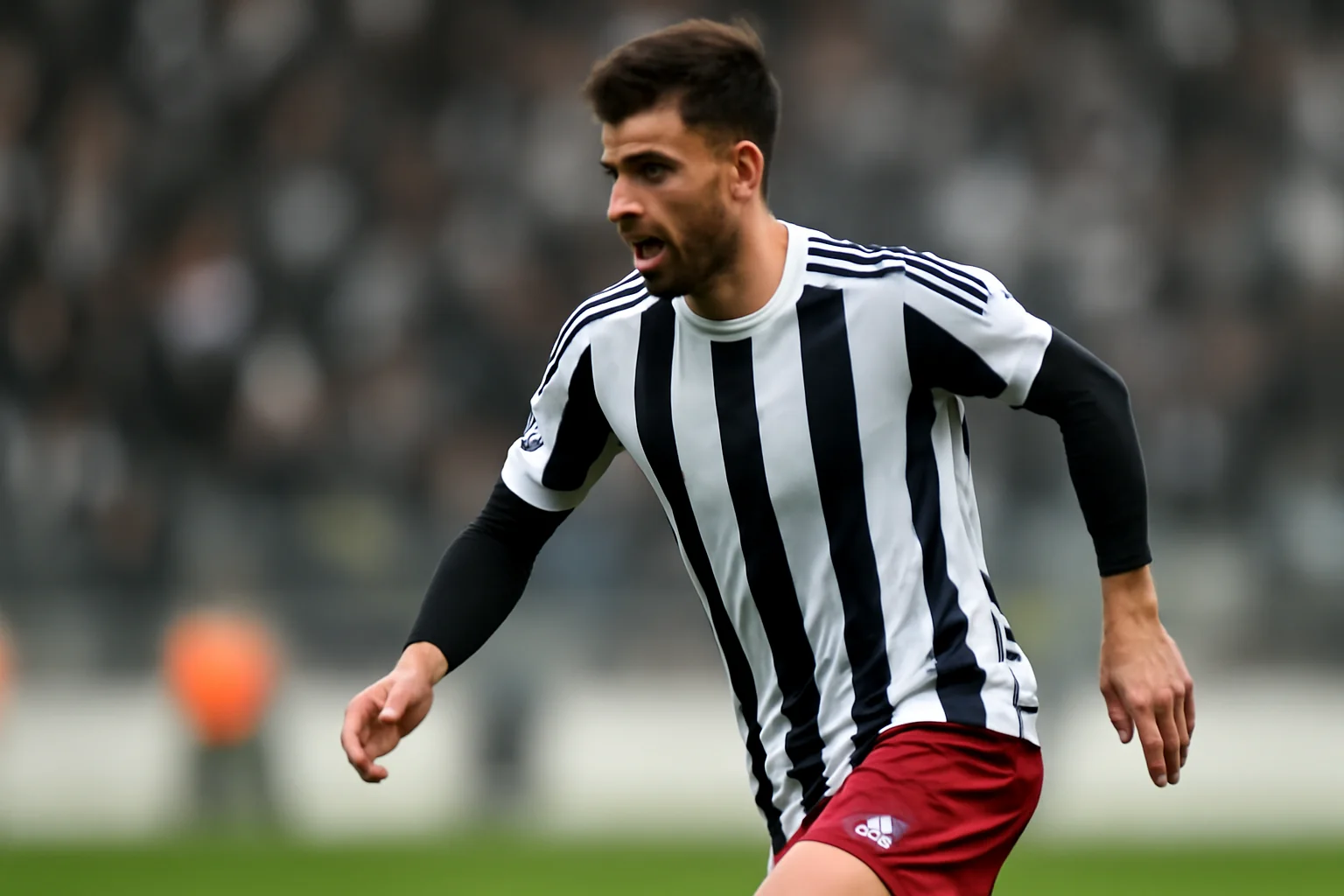 Vizează play-off-ul și locurile de cupe europene sub tricoul alb-negru, împrumutat de la Rapid!